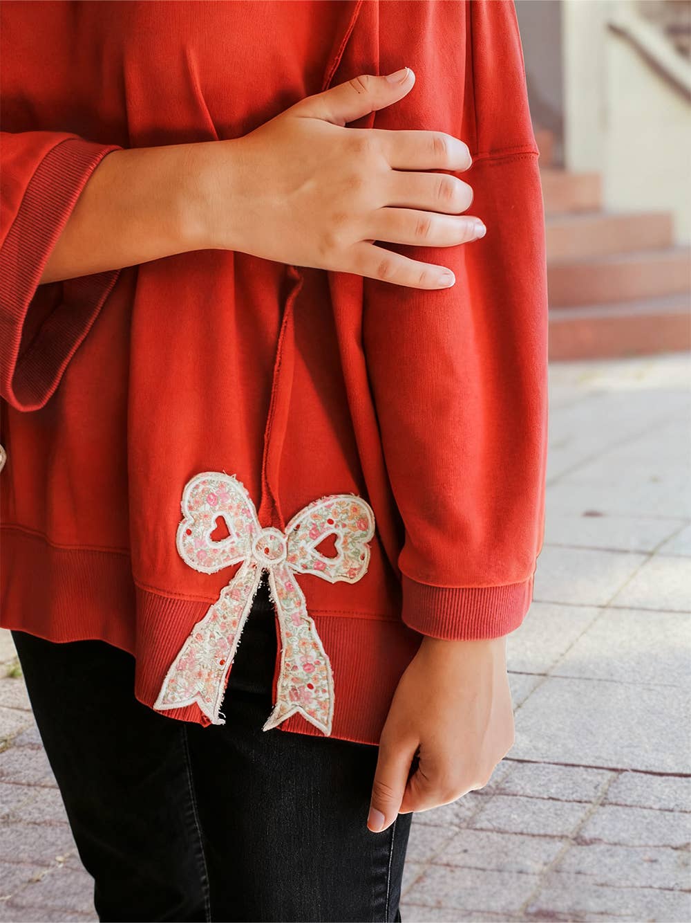 Bow Patched Slit Exposed Seam Patchwork Baggy Sweatshirt: Fiery Red /