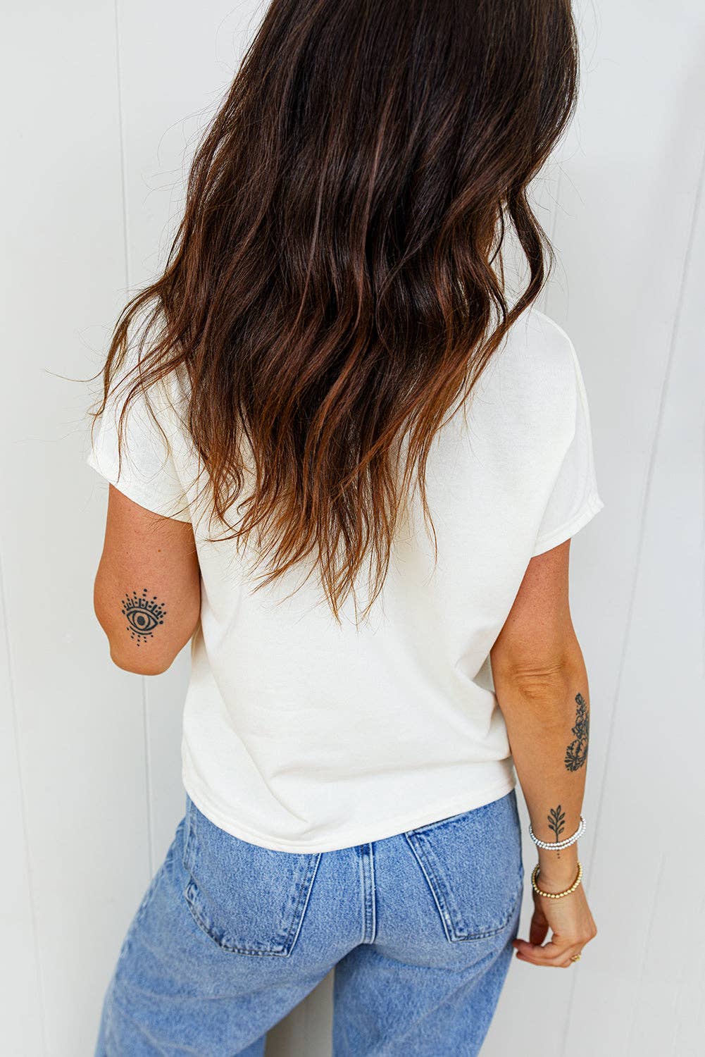 White Leopard Bow Embroidered Cotton Round Neck T Shirt: White / 100%Cotton / XL